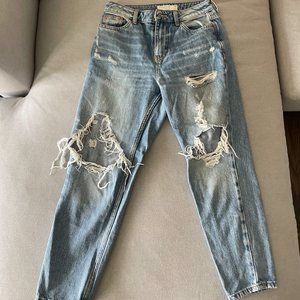 TOPSHOP HIGH WAISTED RIPPED MOM JEANS women's size 26, length short